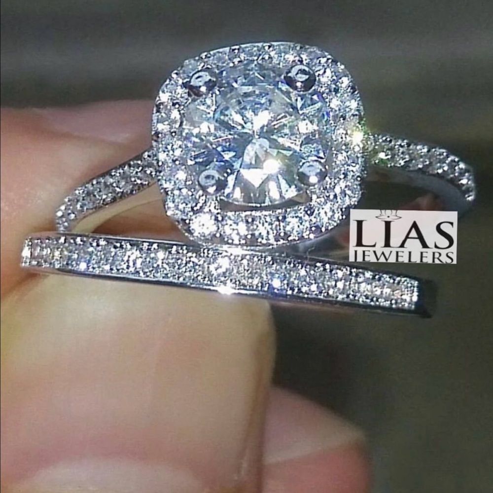 New 18k white gold wedding ring set